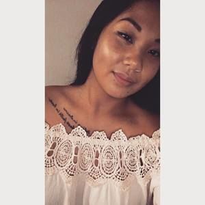 Meet your Posher, Genesa